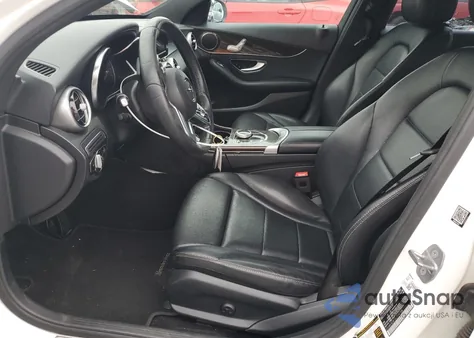 2019 Mercedes-Benz C 300 z USA, uszkodzony, nr VIN 55SWF8DB1KU294708